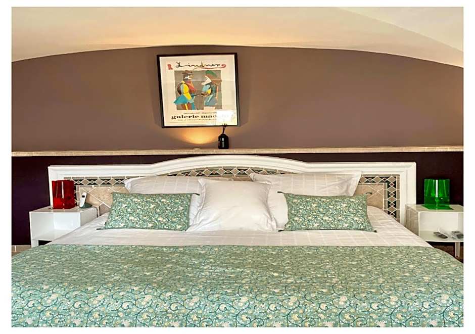 Photo 1 of 6 of Romantic Suite, Jacuzzi®