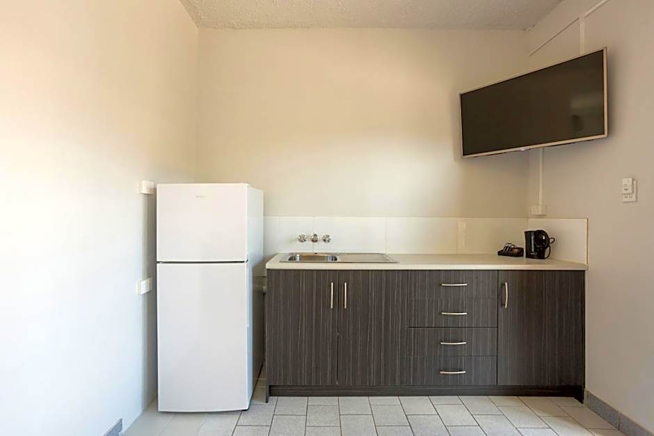 Nightcap at Emerald Star Hotel