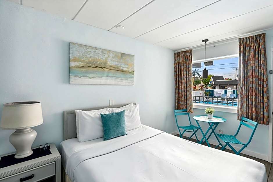 Daytona Inn and Suites