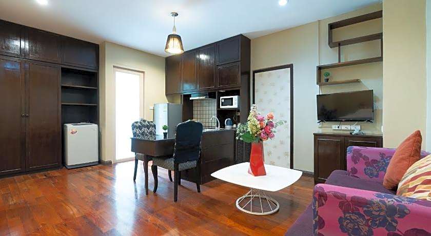 Greenview Ekkamai 10 Suite