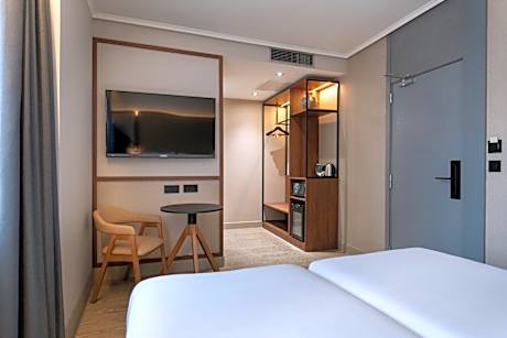 Double or Twin Room (1-2 Adults)