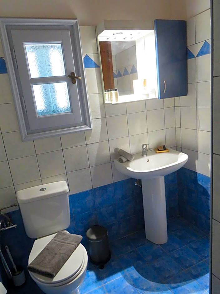 VILLAGE LIANA MAROULI KASTRAKI