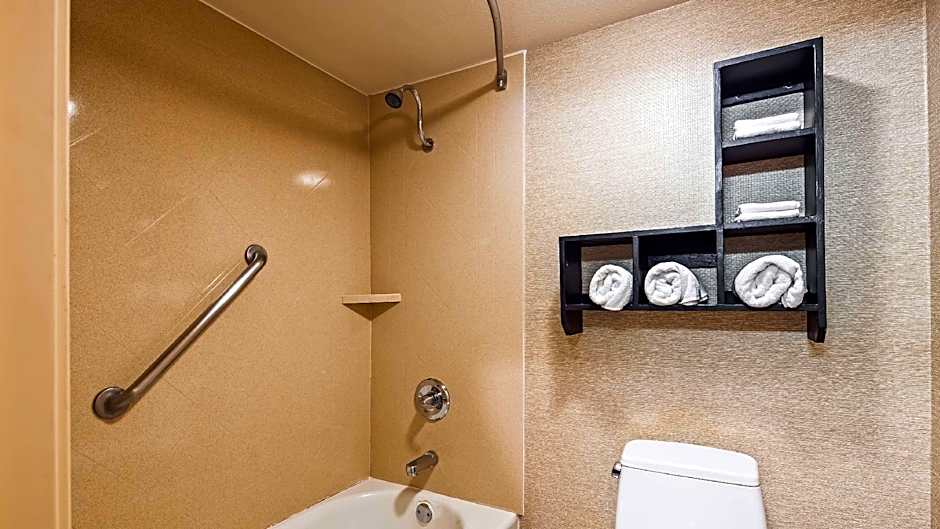 Best Western Brentwood Inn