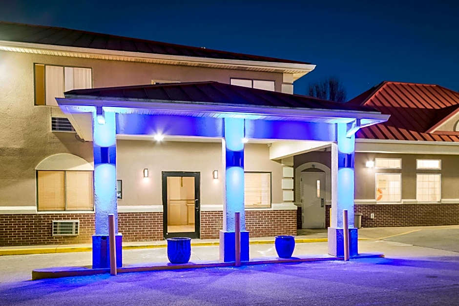 Super 8 by Wyndham Elizabethtown