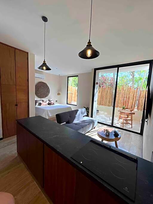 Studio w/Plunge Pool & Kitchen