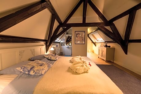 Suite with Shower