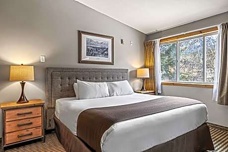 King Suite with Spa Bath