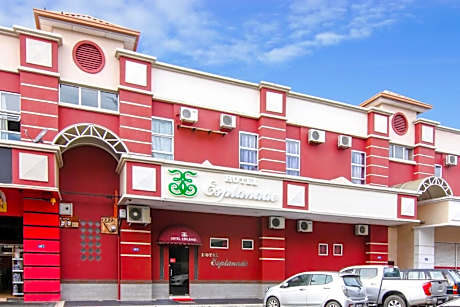Super OYO 43930 Hotel Esplanade