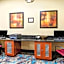 La Quinta Inn & Suites by Wyndham Denver Gateway Park