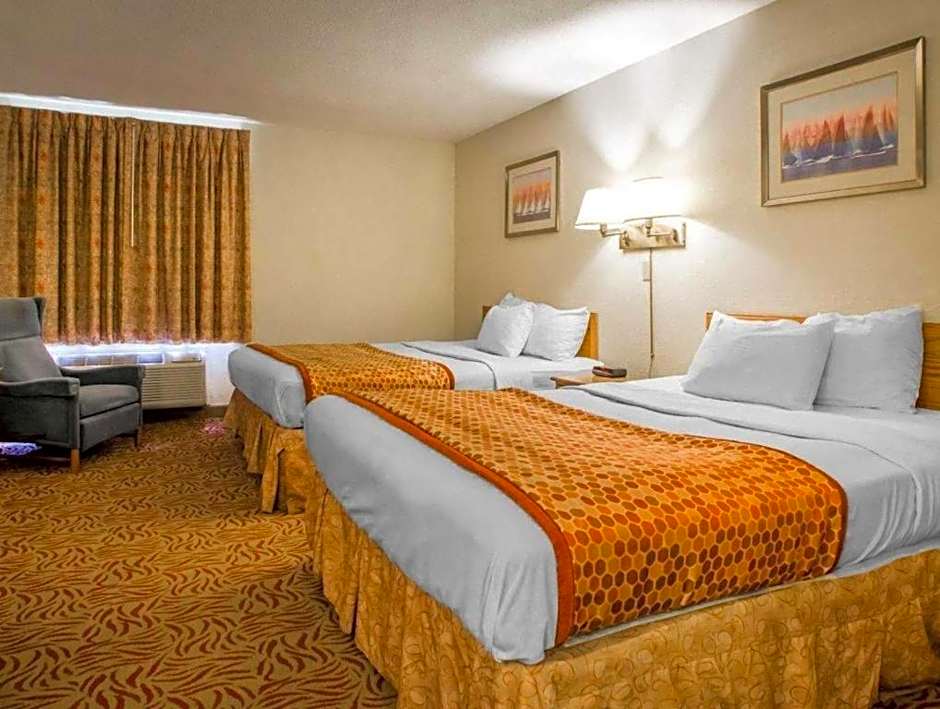 Econo Lodge Inn & Suites Stevens Point