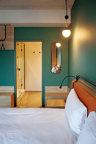 Quadruple Room with Sauna Access