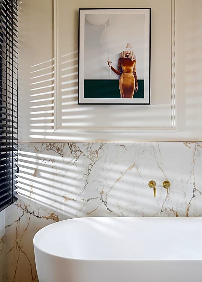 Villa Albi - Machne Yehuda Hotel