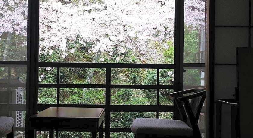 Tsukimotoya Ryokan
