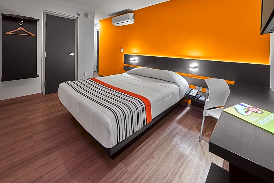 City Express Junior by Marriott Ciudad de México Sullivan