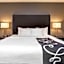La Quinta Inn & Suites by Wyndham Oshkosh