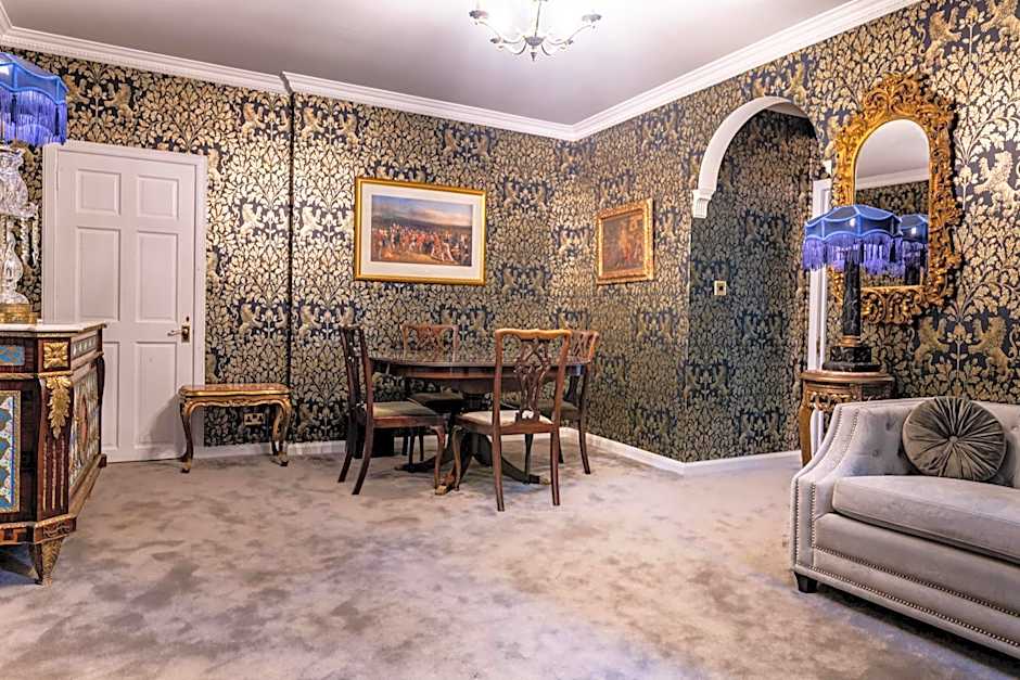 Melville Castle Hotel