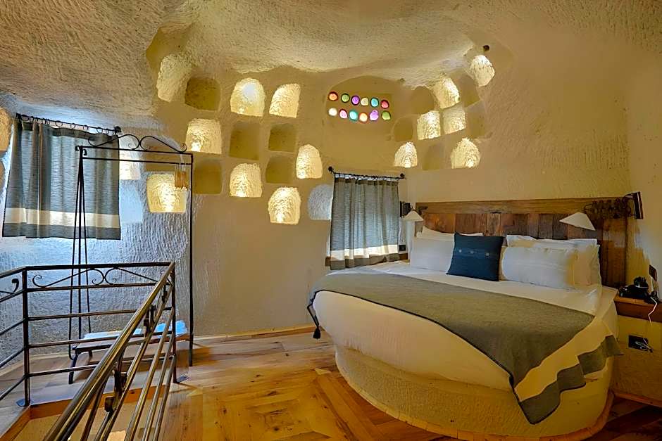 Artemis Cave Suites - Adults Only