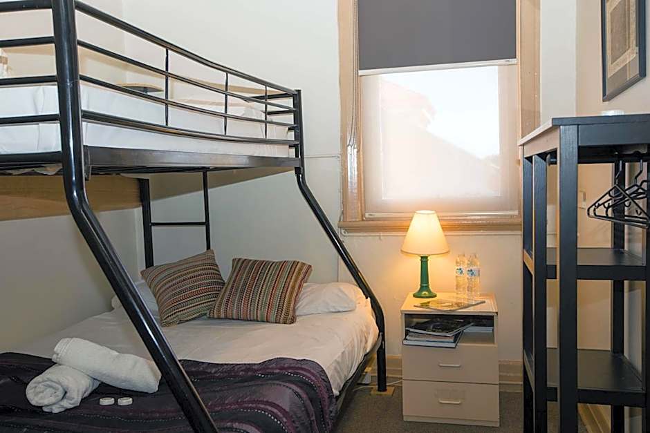 Delatite Hotel