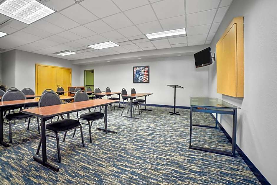 AmericInn by Wyndham Beloit