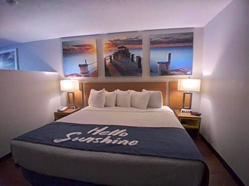 Days Inn & Suites by Wyndham Peachtree City