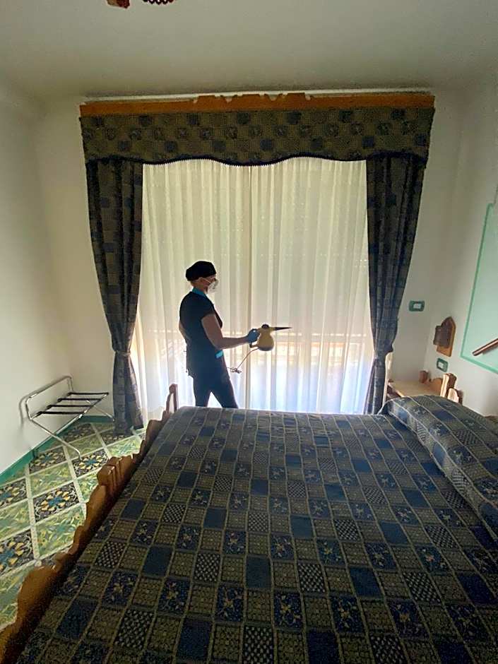 Riviera B&B Rooms and Apartament SEA-VIEW