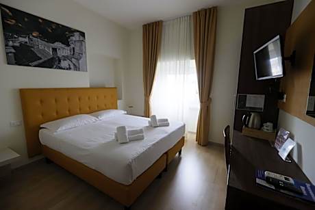 Double or Twin Room with City View