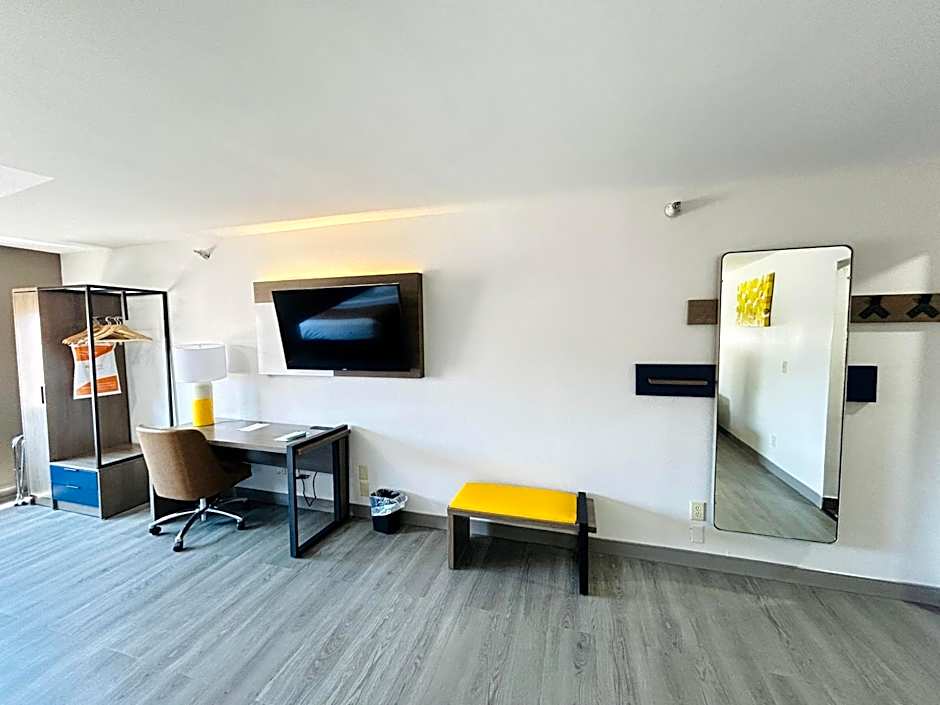 Comfort Suites Terre Haute University Area