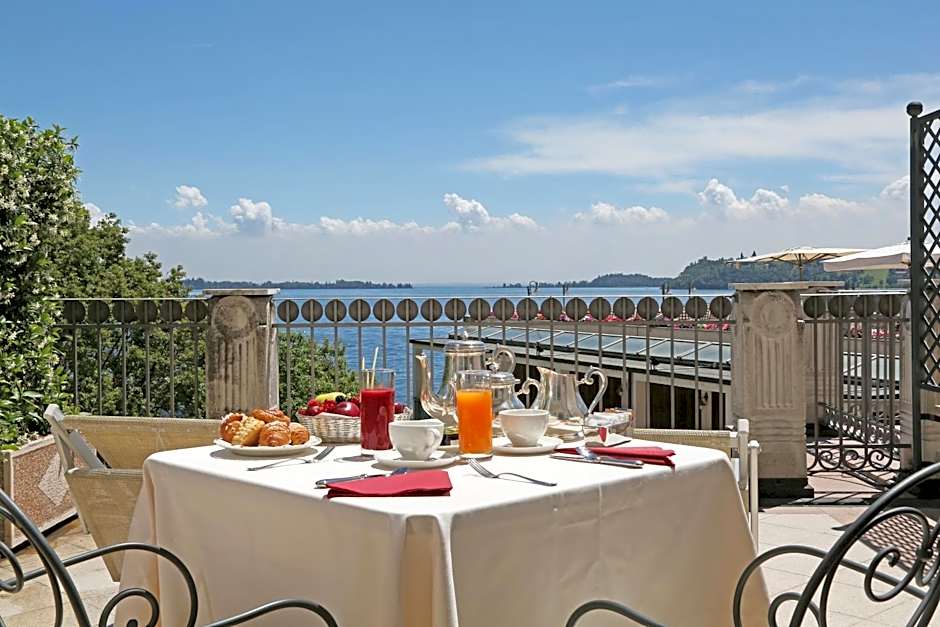 Hotel Savoy Palace