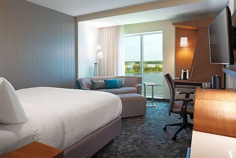 Photo 1 of 2 of Deluxe 1 King Bed with Sofabed, Water View