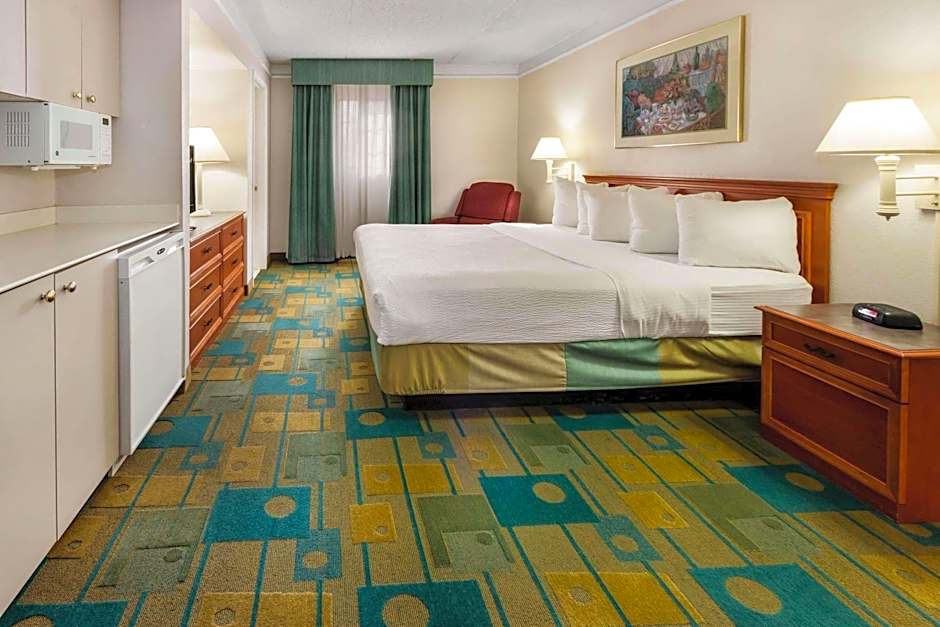 La Quinta Inn & Suites by Wyndham Albuquerque Northeast