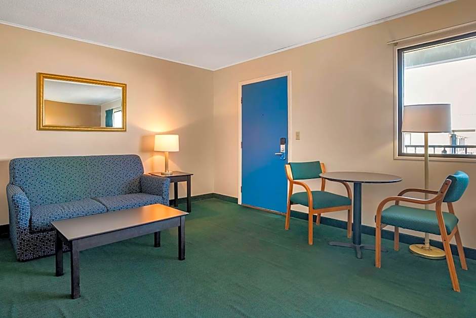 Rodeway Inn & Suites Rehoboth Beach