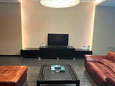 Riverview Suite