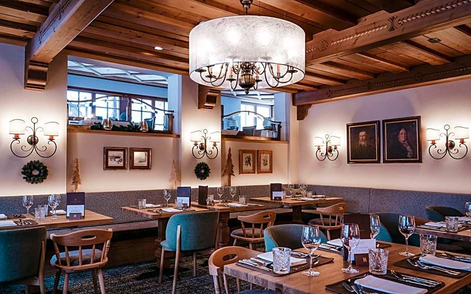 Österreichischer Hof-im Bademantel direkt in die Alpentherme