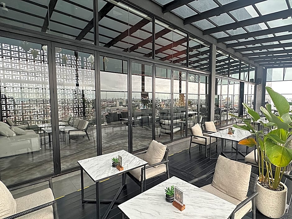 REZ Hotel Semarang