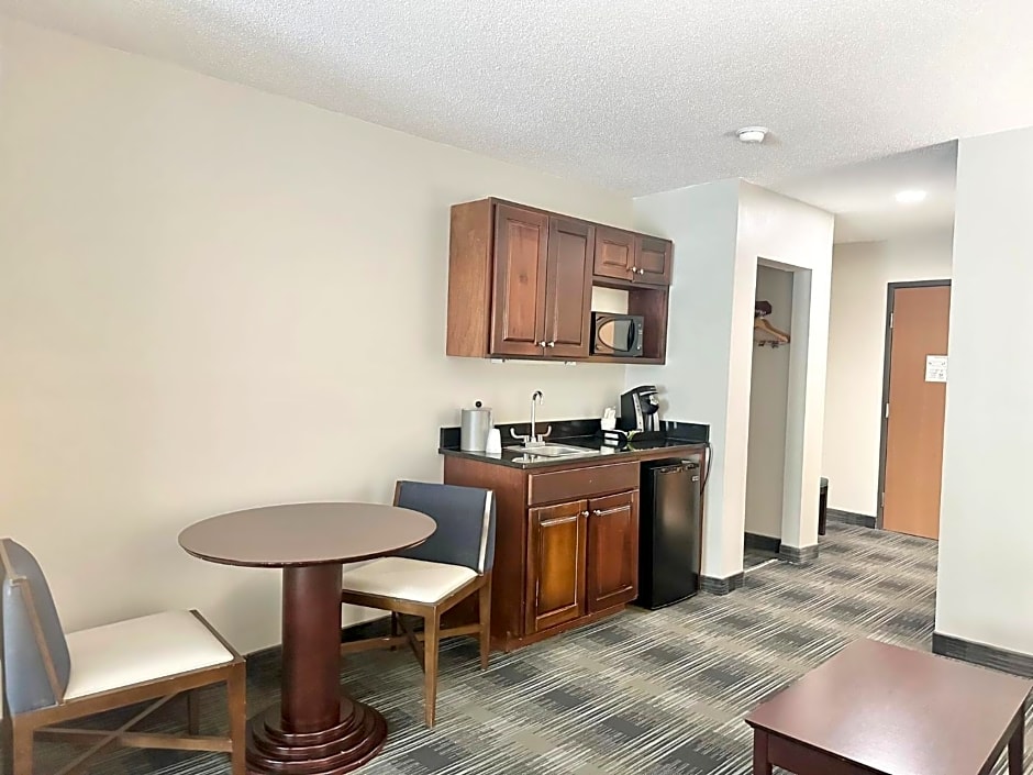 Holiday Inn Express and Suites Meriden By IHG
