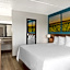 Days Inn & Suites by Wyndham Indianapolis Airport East