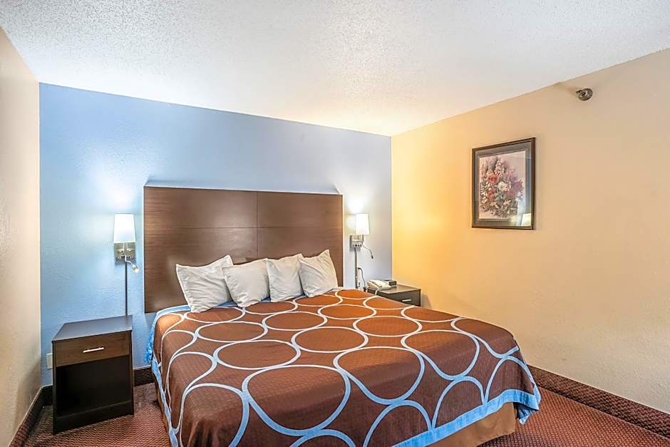 Super 8 by Wyndham Galesburg