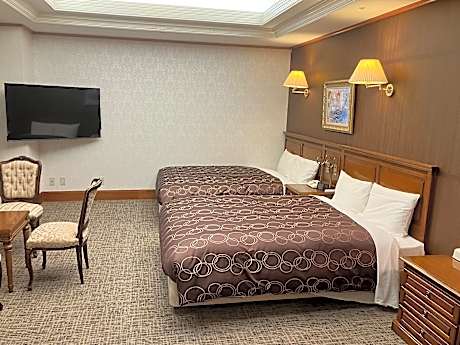 Superior,Twin Room,Mountain View -Non-smoking