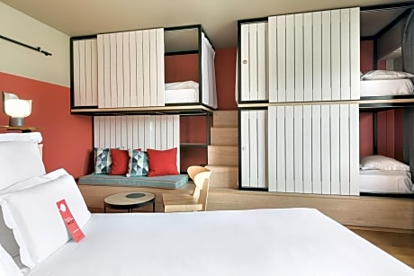 Deluxe Family Room with Balcony