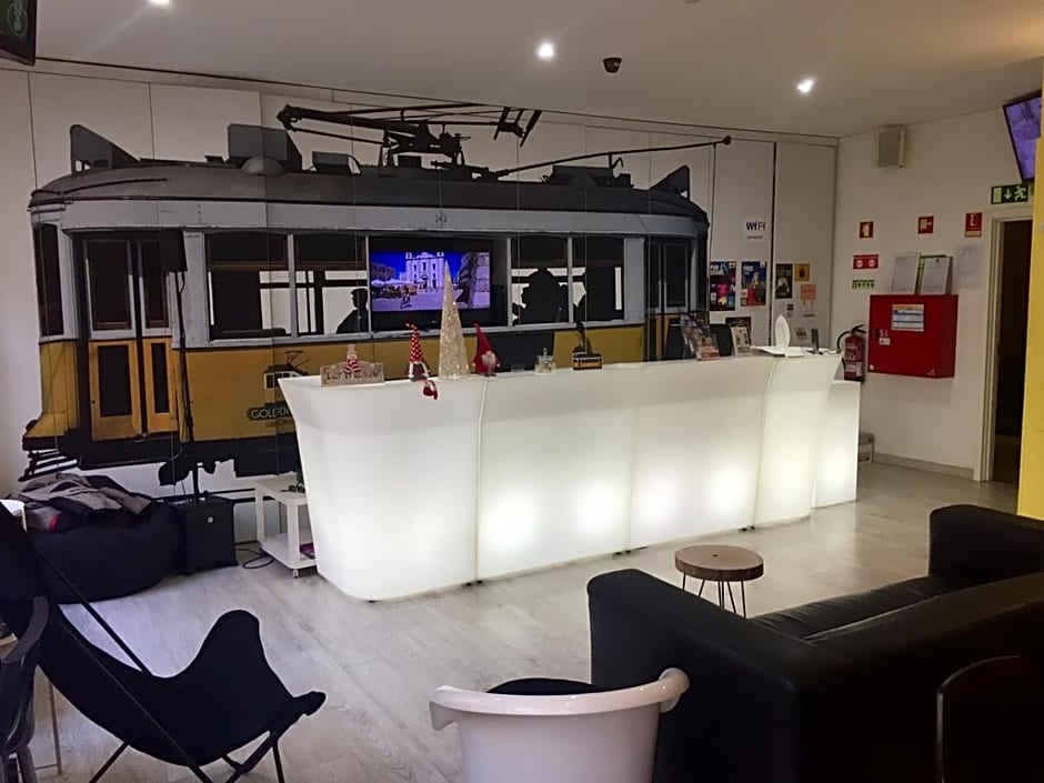 GOLDEN TRAM 242 LISBONNE HOSTEL