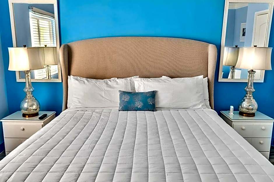 Walkabout 8 Tower Suite with Panoramic Ocean Views