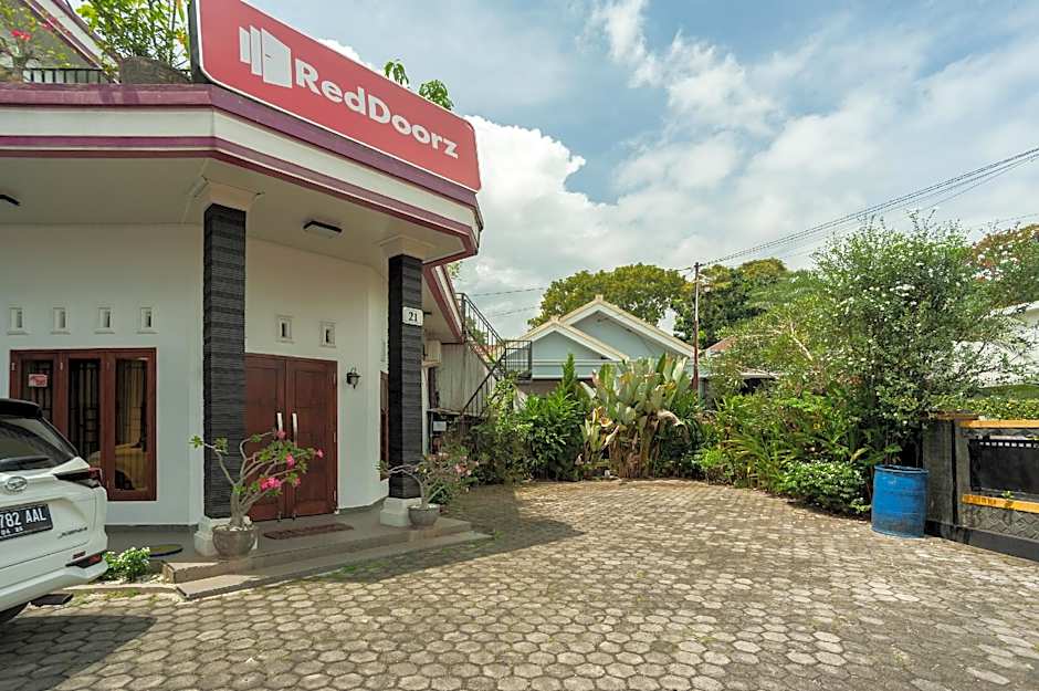 RedDoorz Syariah @ Jalan Panglima Polim Lampung