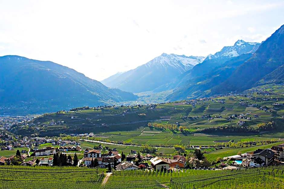 Schenna Garni Eden Bed & Breakfast