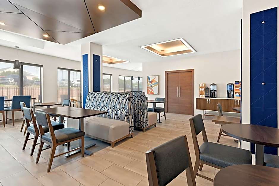 Holiday Inn Express & Suites Perry By IHG