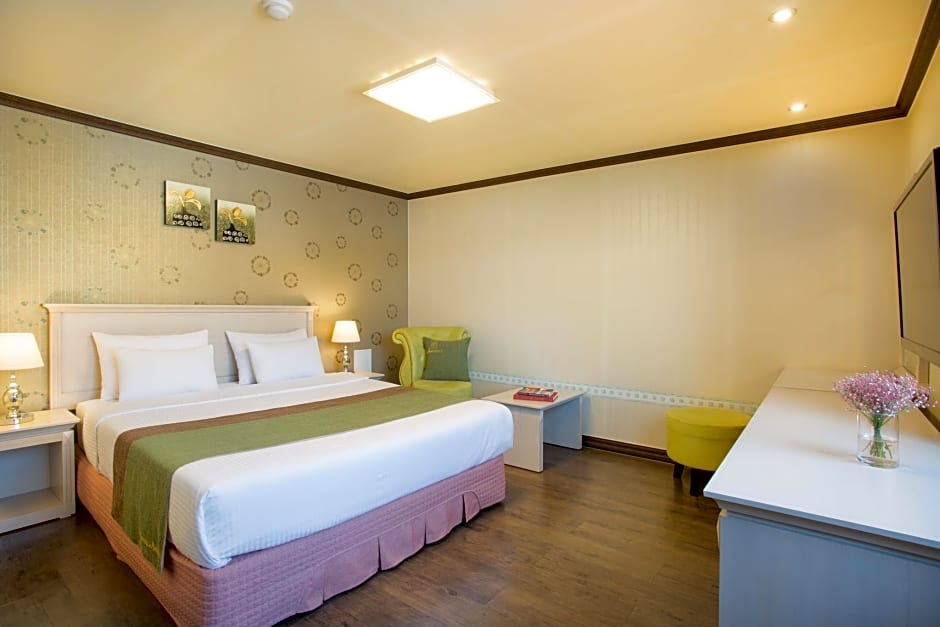 Tongyeong Anchovy Tourist Hotel