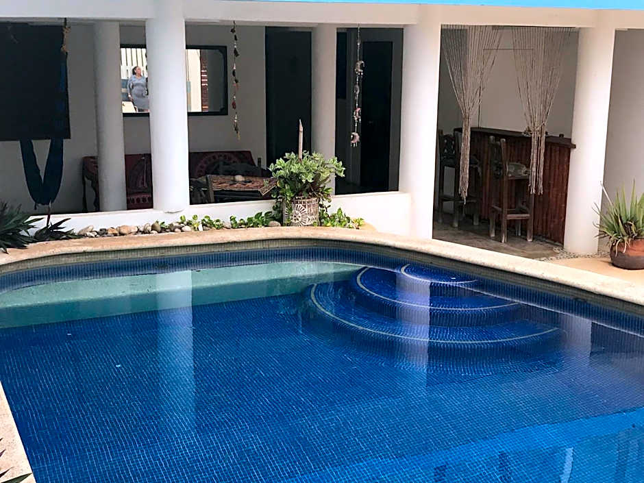 Casa de Las Olas Surf & Beach Club – Acapulco, GA