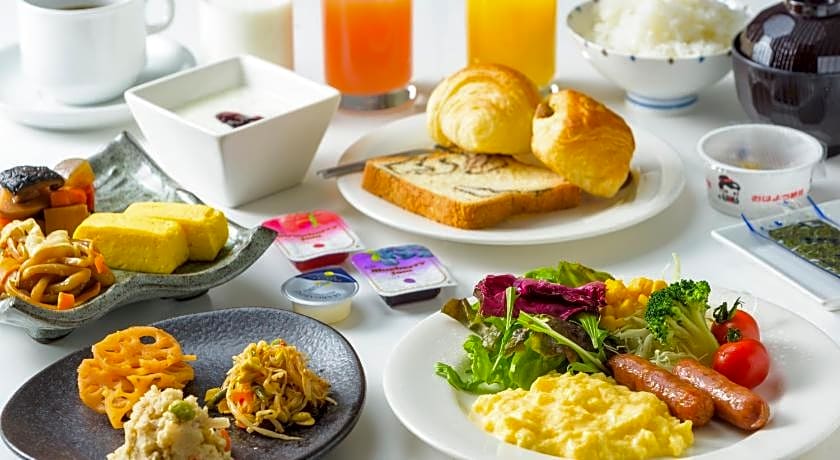 SureStay Plus Hotel by Best Western Shin-Osaka