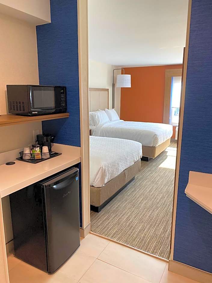 Holiday Inn Express and Suites Chatsworth By IHG