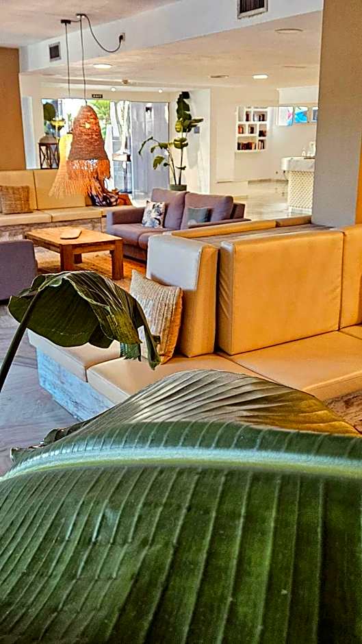 Sentido Fido Tucan - Adults Only