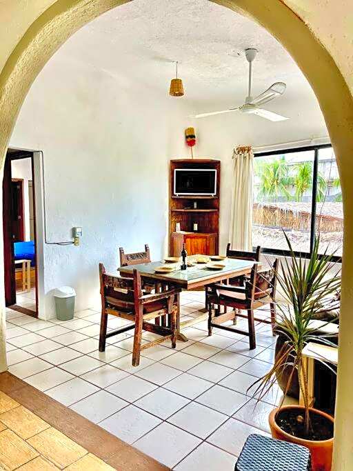 Depa cyrill frente playa Zicatela con AC y alberca